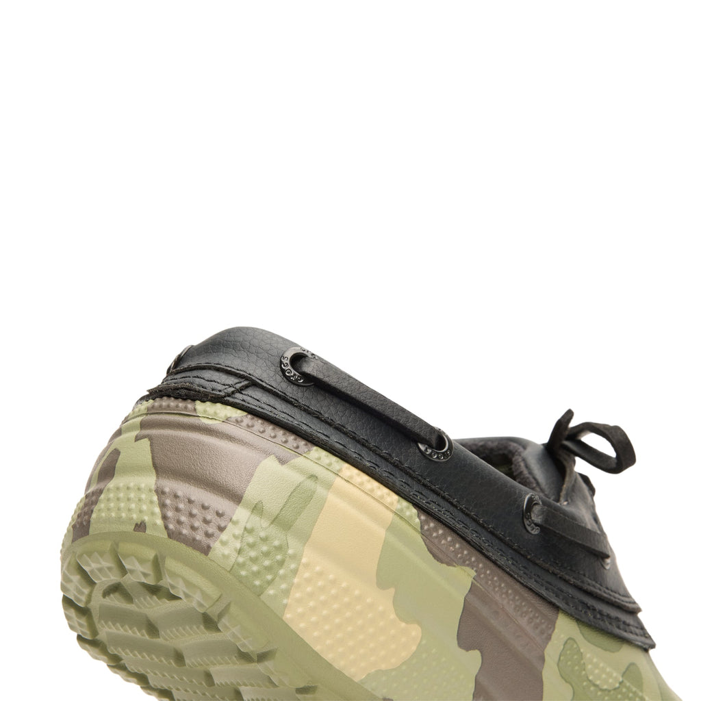 Crocs Classic Duck Camo Boat Shoe  (Black/Cargo)