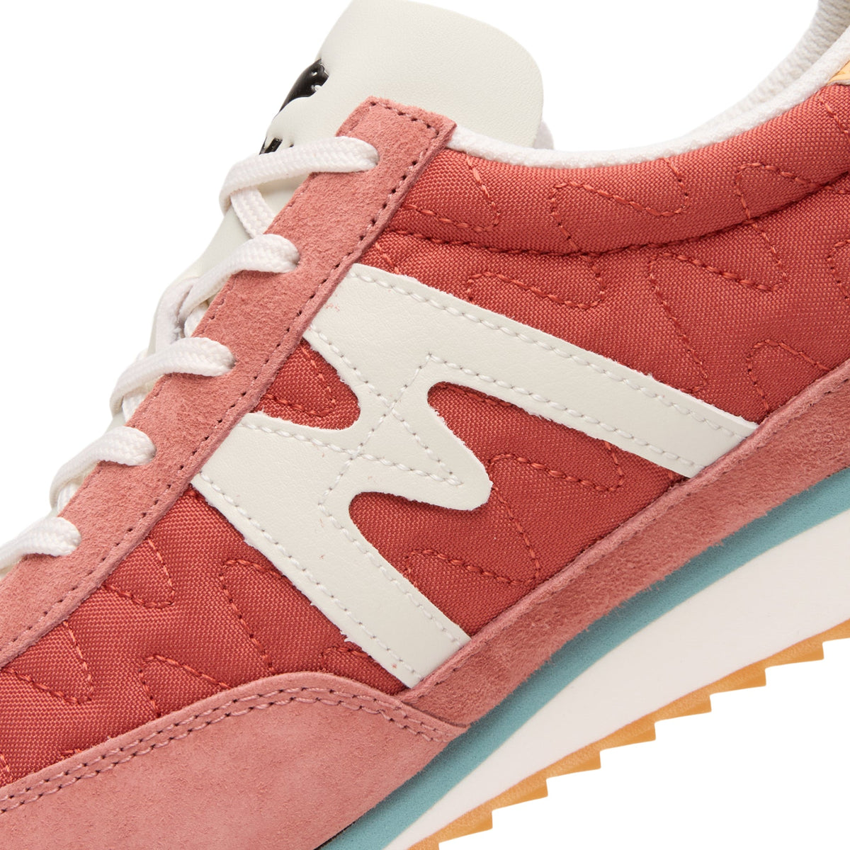 Karhu Mestari (Light Mahogany / Blanc De Blanc)