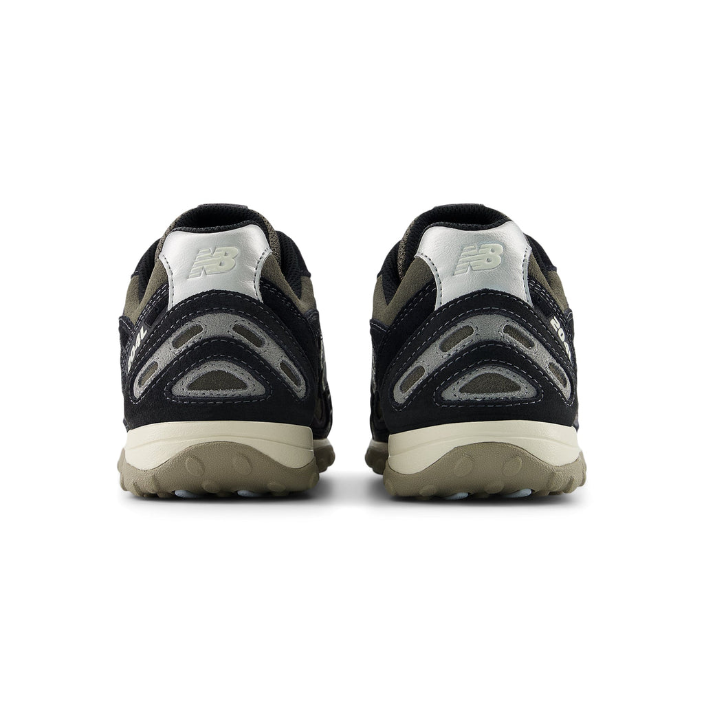 New Balance 204L (Black/Magnet)